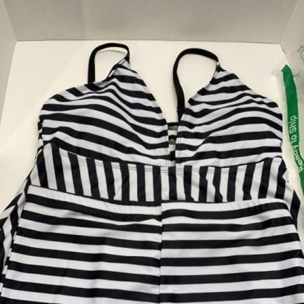 BOGO Black & white striped Tankini Top Bottom shorts skirt NWOT XL